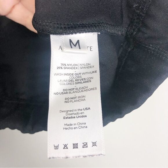 ALPHALETE | Black Mesh Back Sports Bra White Graphic Women’s Size Medium - Picture 7 of 7